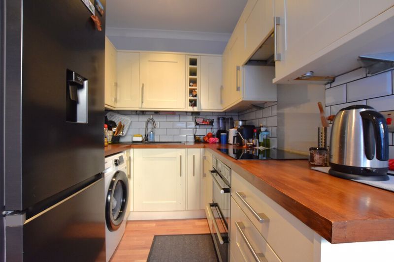 Property photo 3 of 11 Photo 9