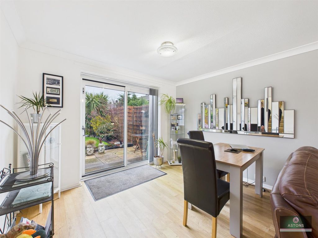 Property photo 3 of 21 Cam04622G0-Pr0165-Still012.Jpg