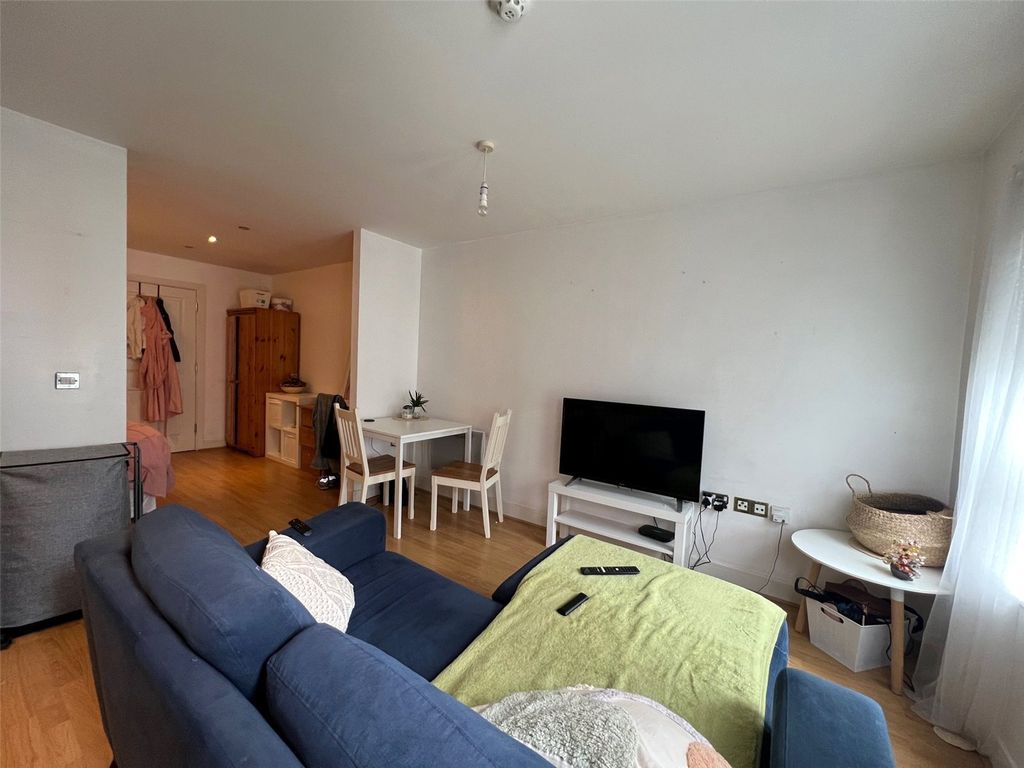 Property photo 3 of 6 Picture No. 05