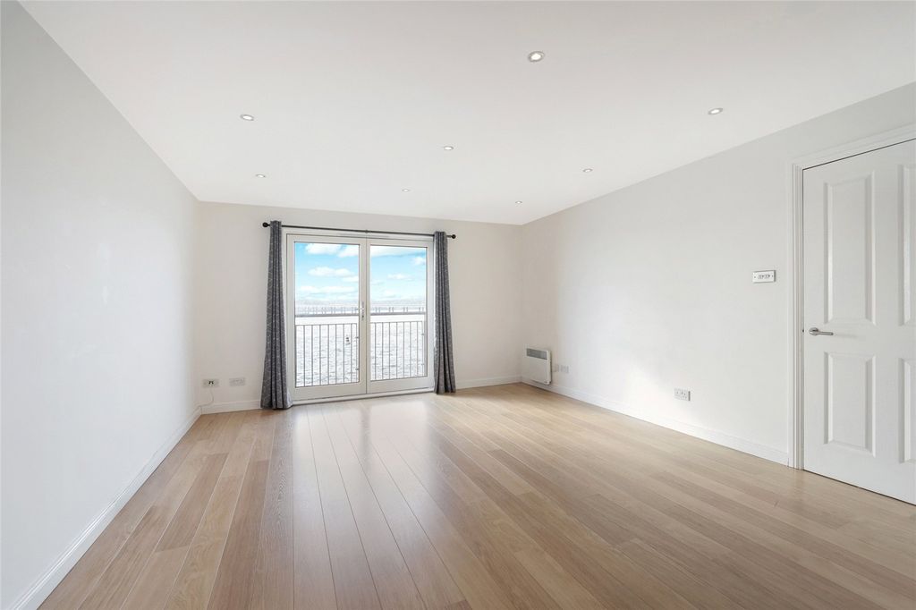 Property photo 2 of 22 Picture No. 04