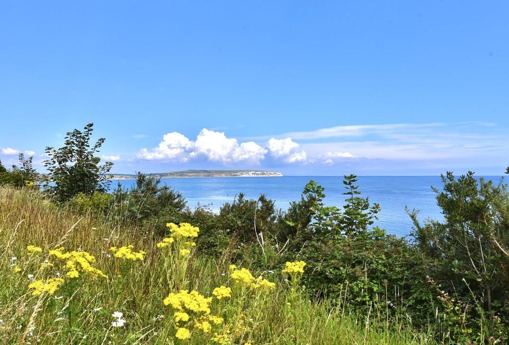 Property photo 3 of 27 Cliff Top Views