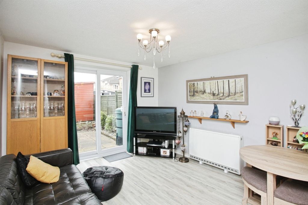 Property photo 2 of 20