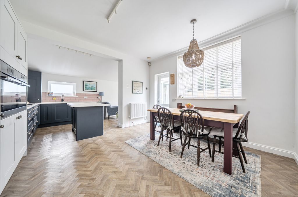 Property photo 3 of 20 1424961-15-69B2B6...