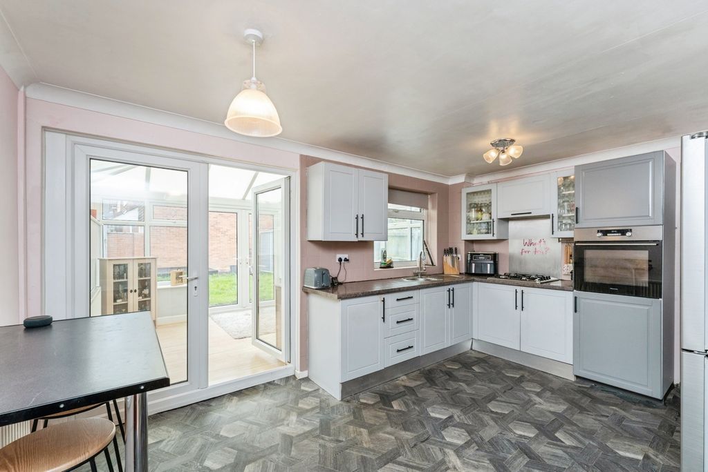 Property photo 3 of 26 Pbox-Img.Jpg