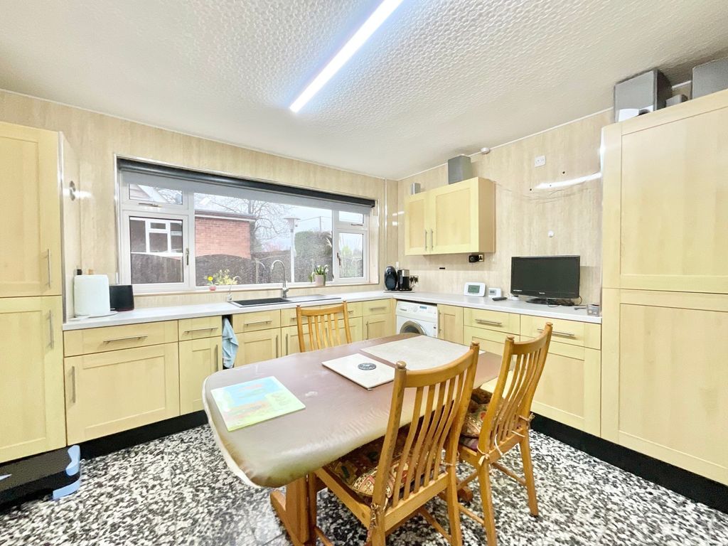 Property photo 3 of 27