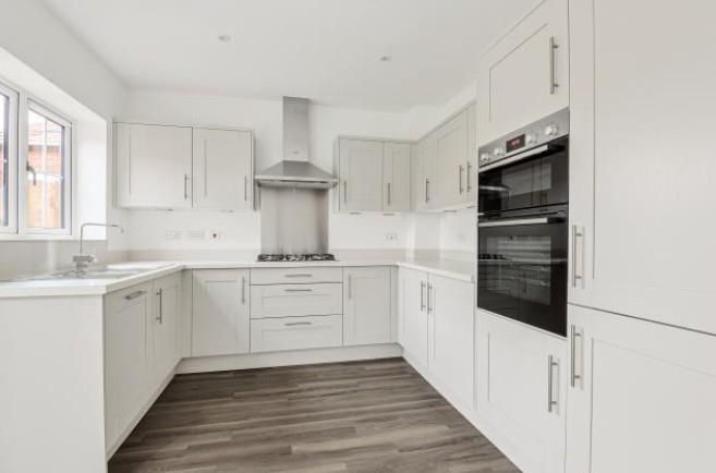 Property photo 2 of 9 Kitchen