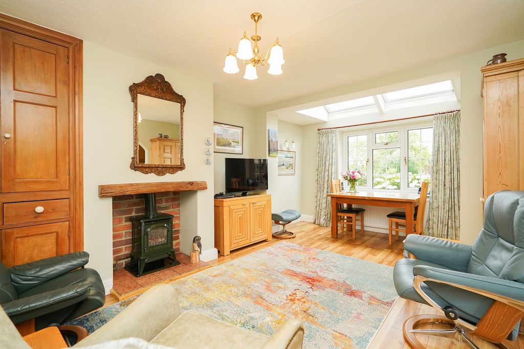 Property photo 3 of 39