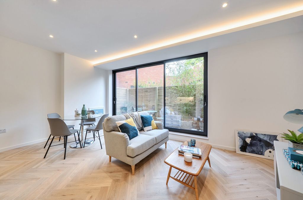 Property photo 3 of 16 1448012-4-69E74B7...
