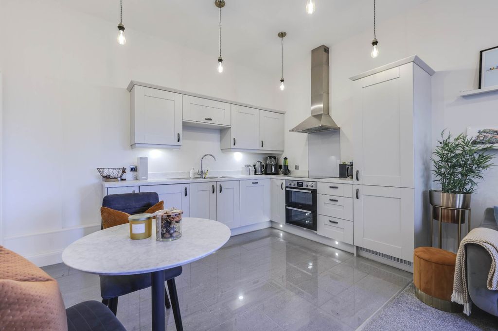 Property photo 3 of 10 Picture No. 02