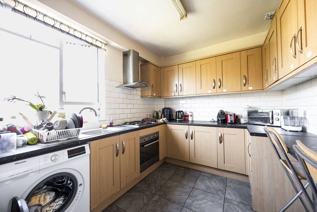 Property photo 1 of 4