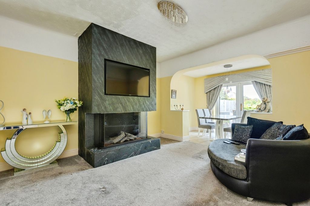 Property photo 2 of 20 Pbox-Img.Jpg