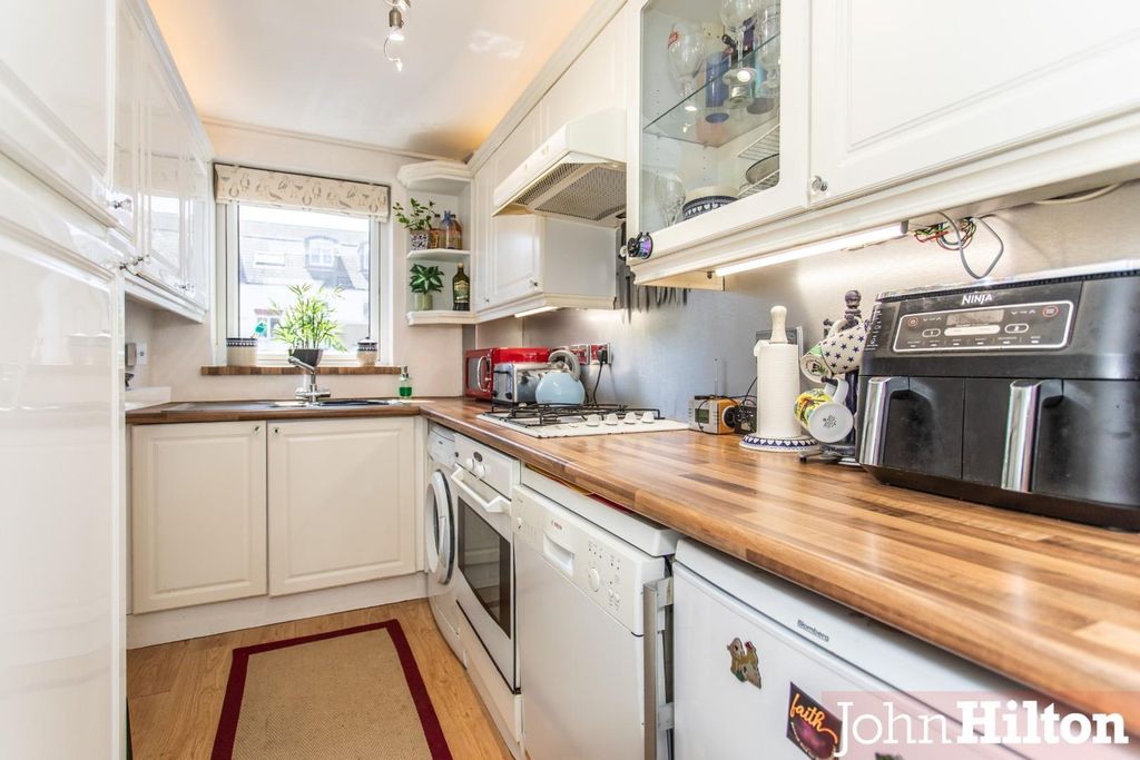 Property photo 3 of 15 Soveriegn Court-37.Jpg