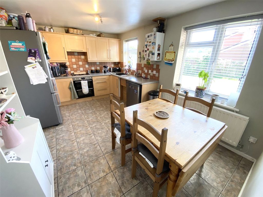 Property photo 3 of 21 Picture No. 16
