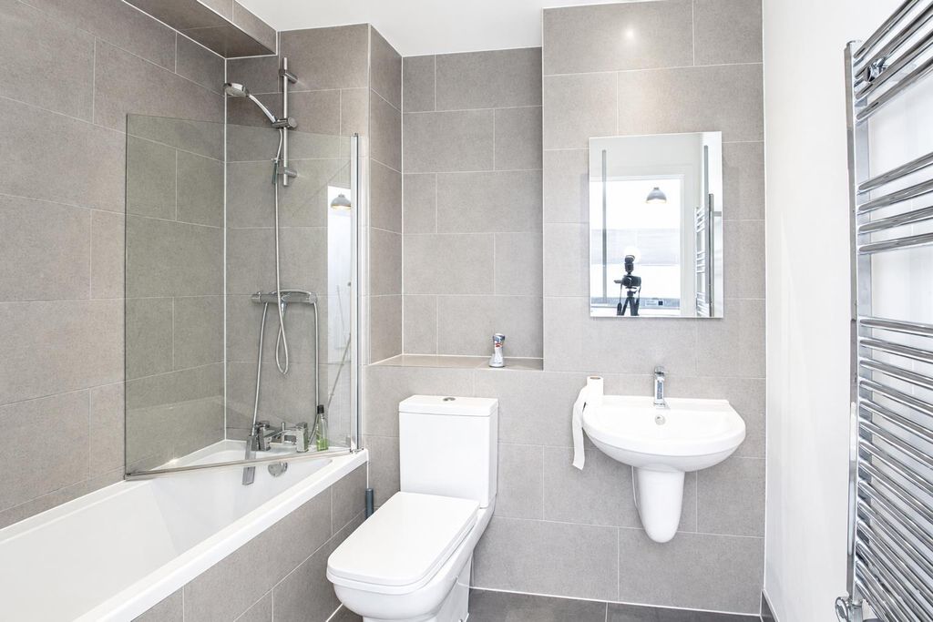 Property photo 2 of 6 Clifton Bath.Png