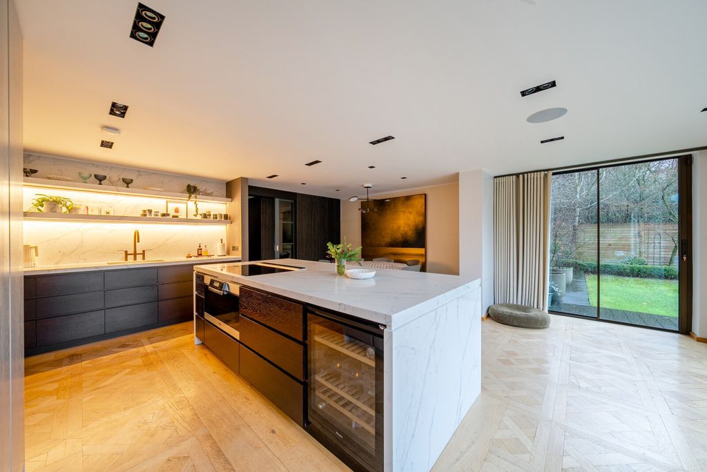 Property photo 2 of 37 Picture 2