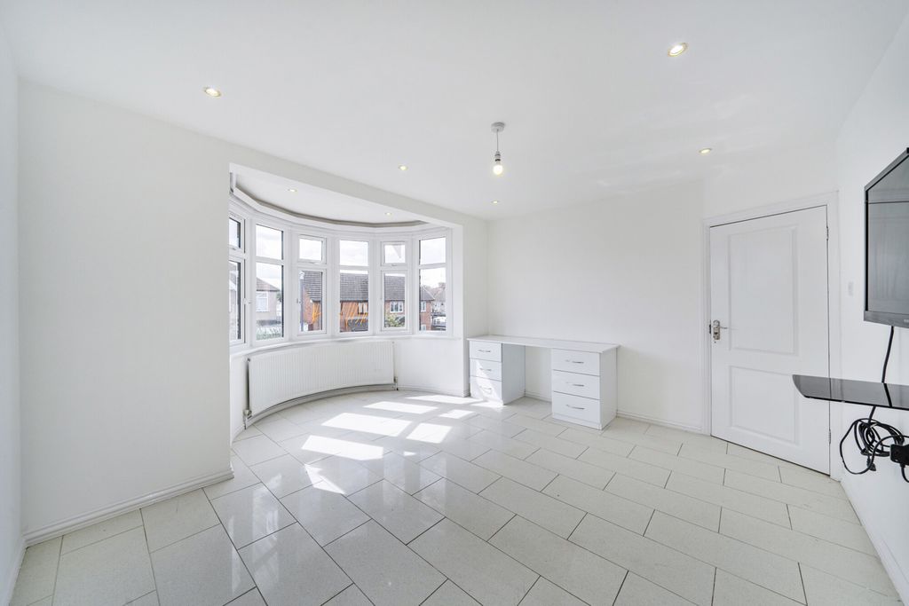 Property photo 3 of 18 1509776-6-6A86d57...