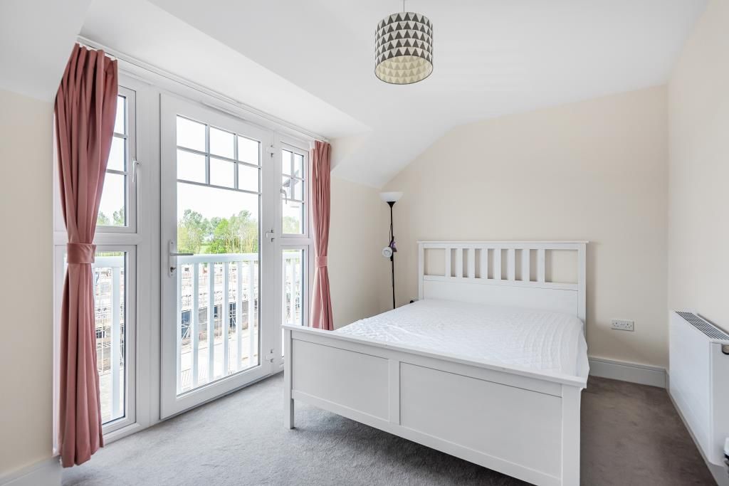 Property photo 2 of 9 Bedroom