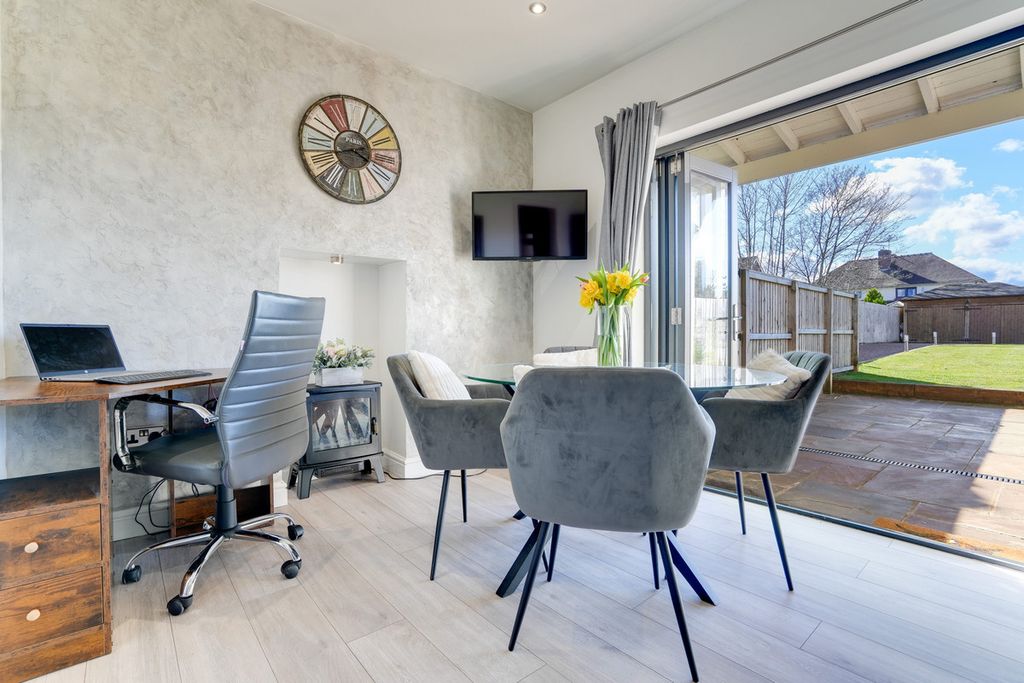 Property photo 3 of 24