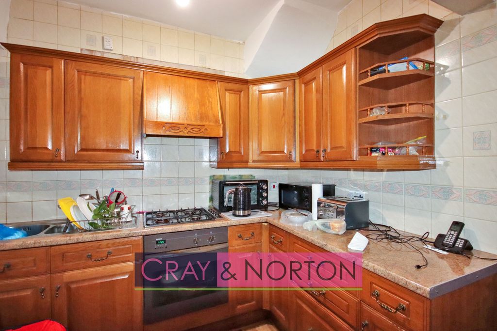 Property photo 3 of 9 Photo 3