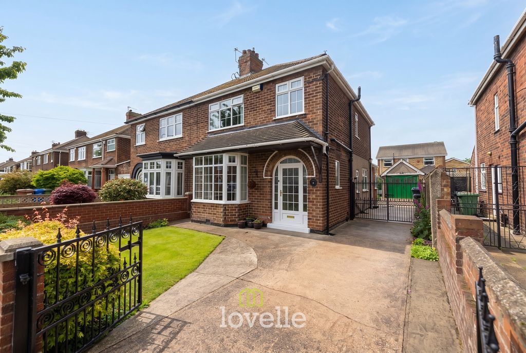 Property photo 1 of 28