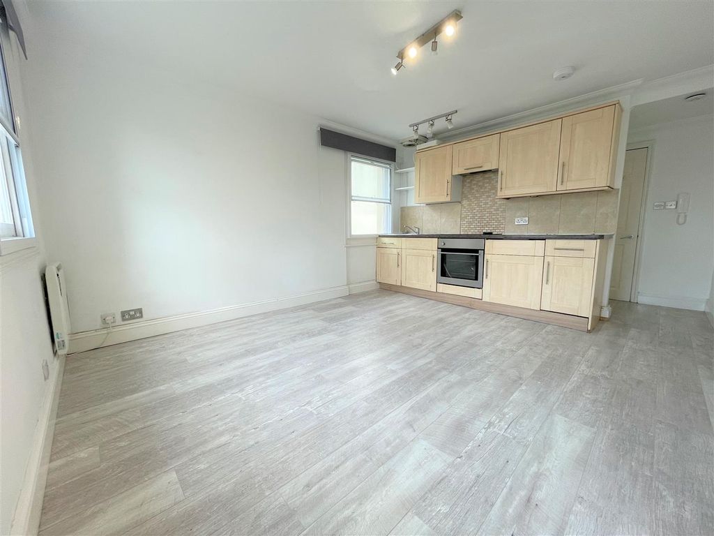 Property photo 1 of 15 New Studio Room Alt Shot.Jpg