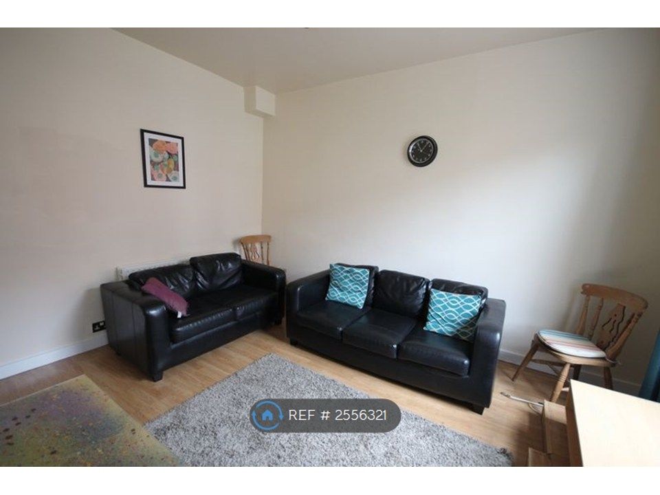 Property photo 1 of 12 Lounge