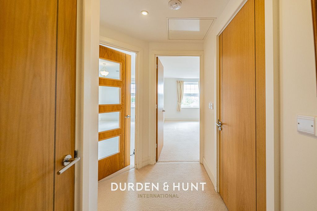 Additional image 11 of 1 bed property for saleHigh Street, Ongar CM5