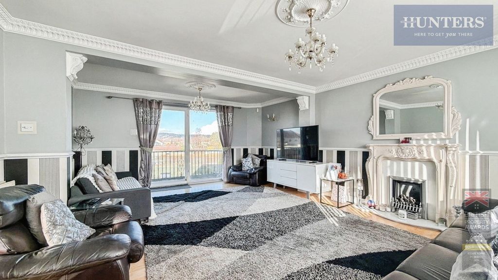 Property photo 2 of 27 Pbox-Img.Jpg