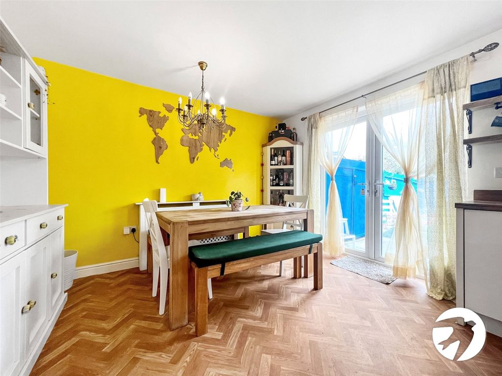 Property photo 3 of 16 Picture No. 13