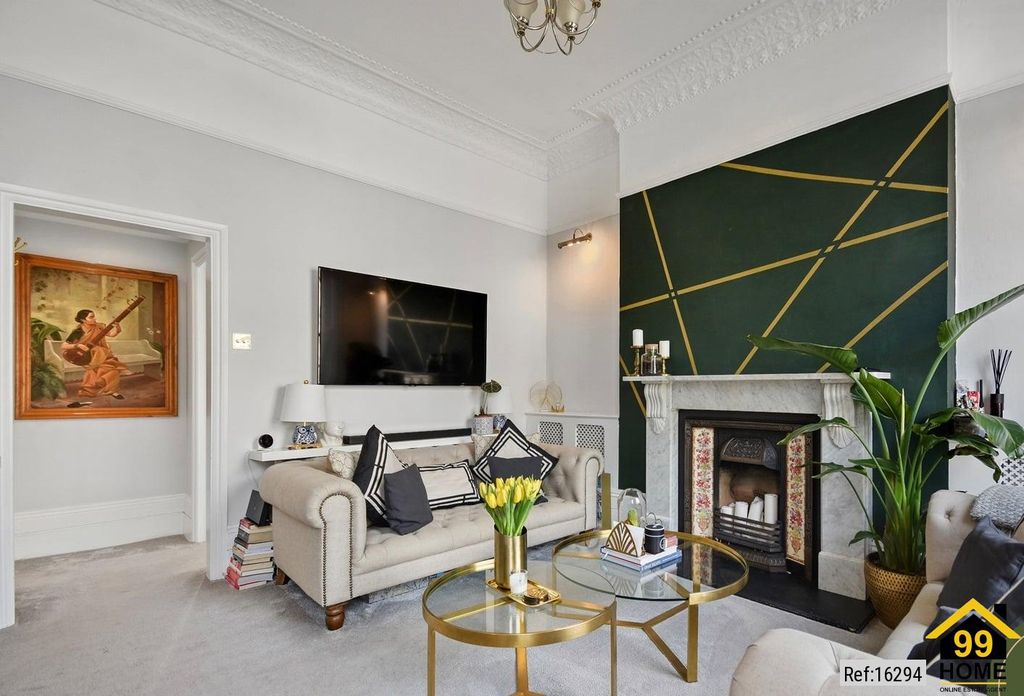 Property photo 1 of 8 Photo 0