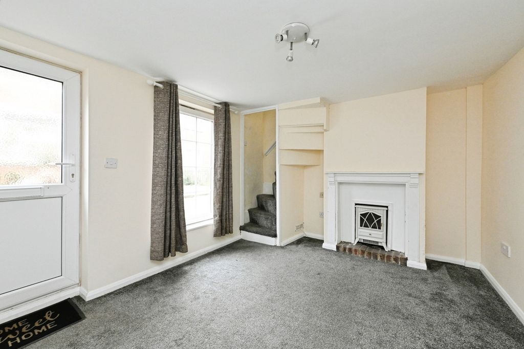 Property photo 2 of 17 Photo