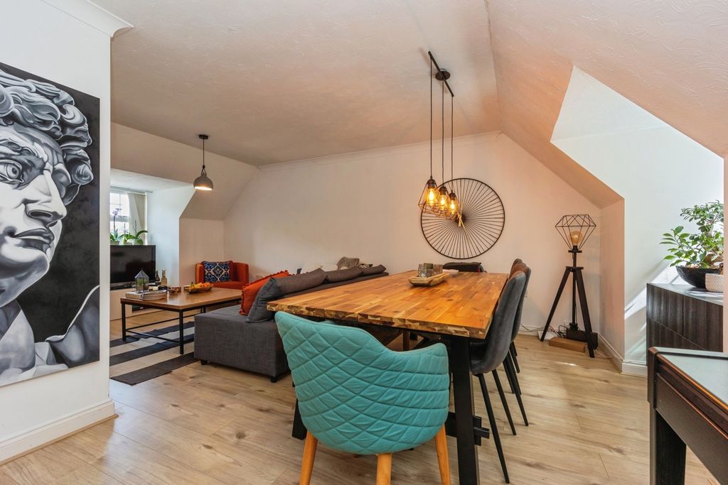Property photo 3 of 19 Pbox-Img.Jpg