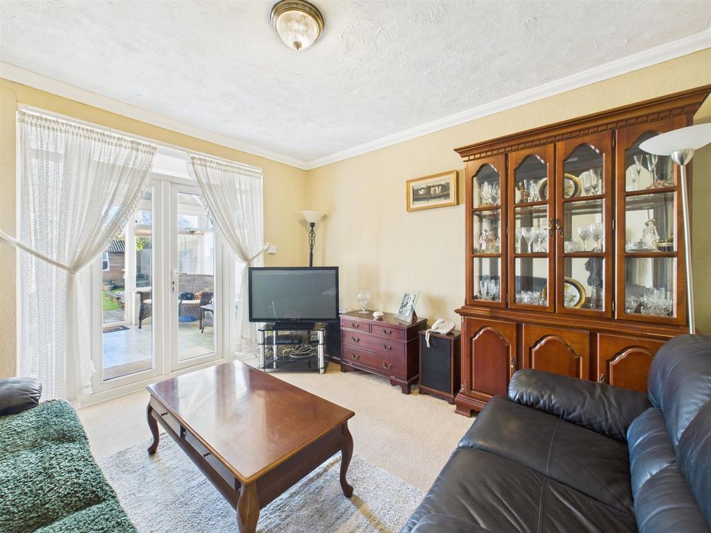 Property photo 2 of 11 Cam05080G0-Pr0245-Still008.Jpg