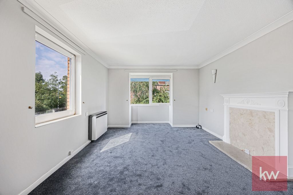 Property photo 3 of 32