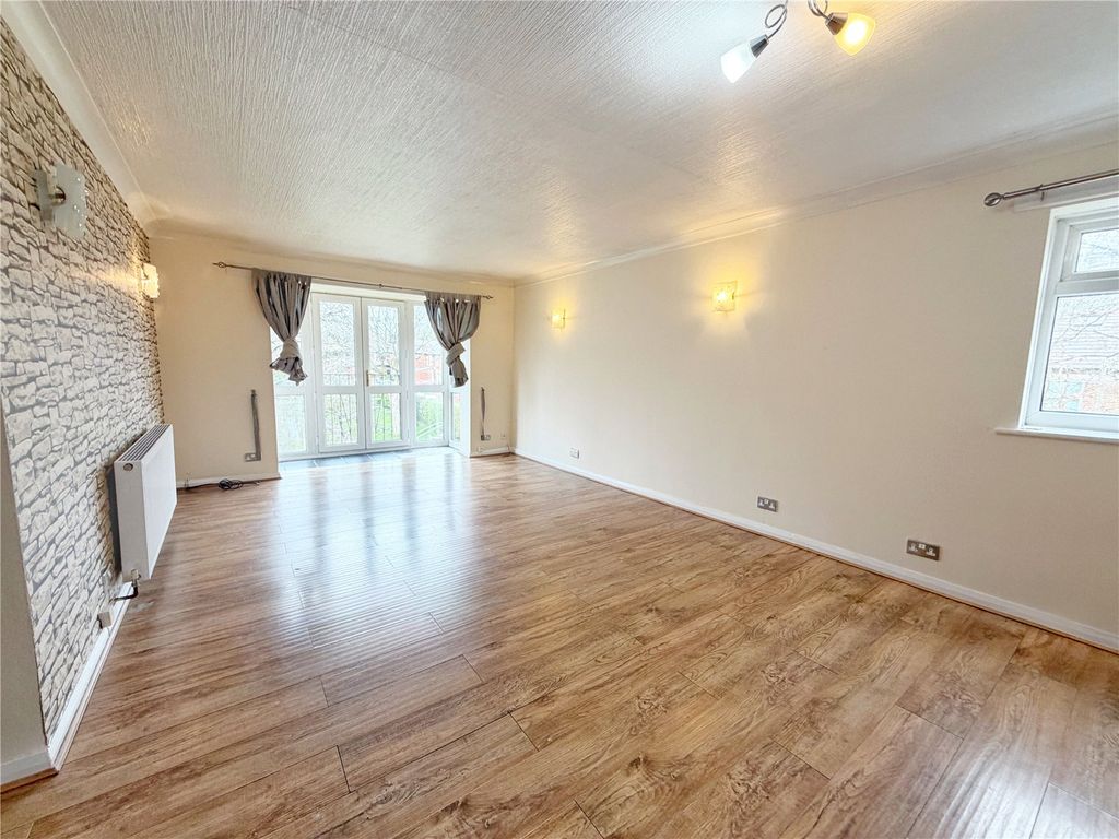 Property photo 2 of 10 Picture No. 03