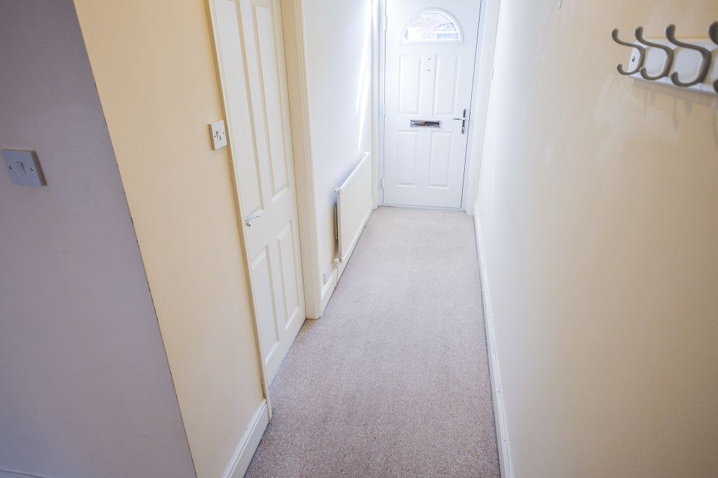 Property photo 2 of 20 Entrance Hall