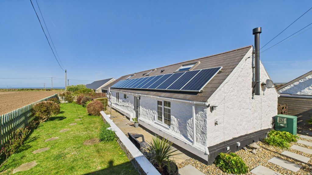 Property photo 1 of 12 2 Bedroom Single Storey Granite Cottage For Sale