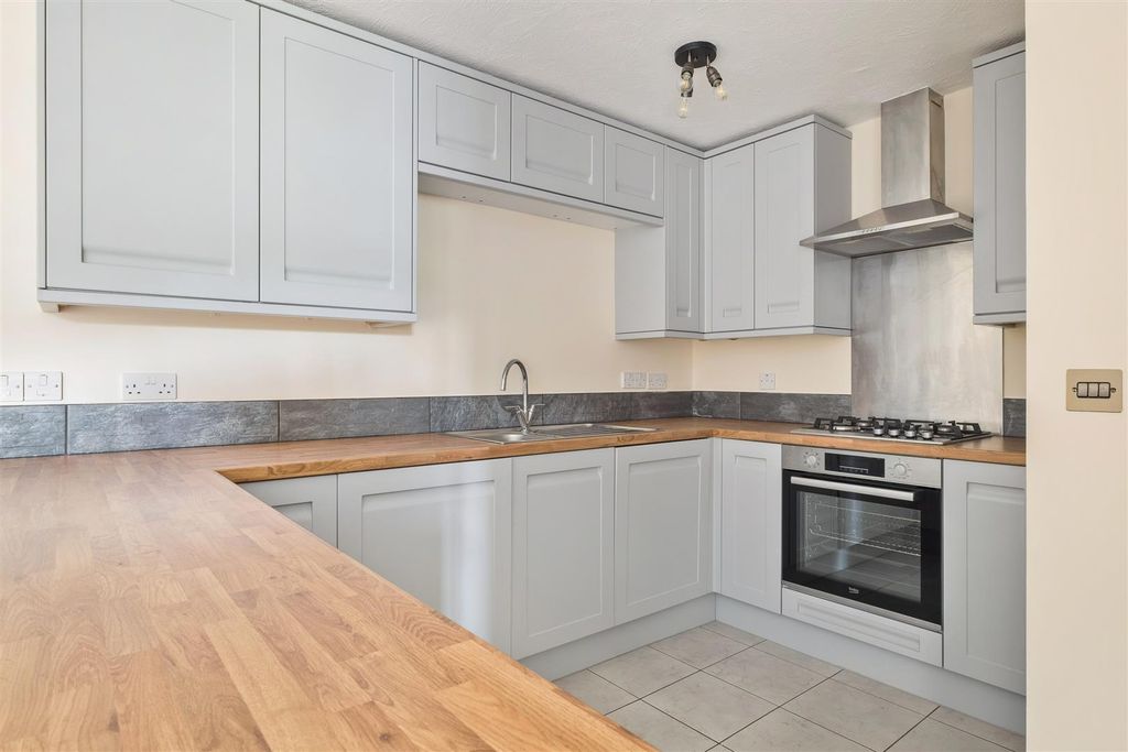 Property photo 3 of 15 Untitled (7 Of 15).Jpg