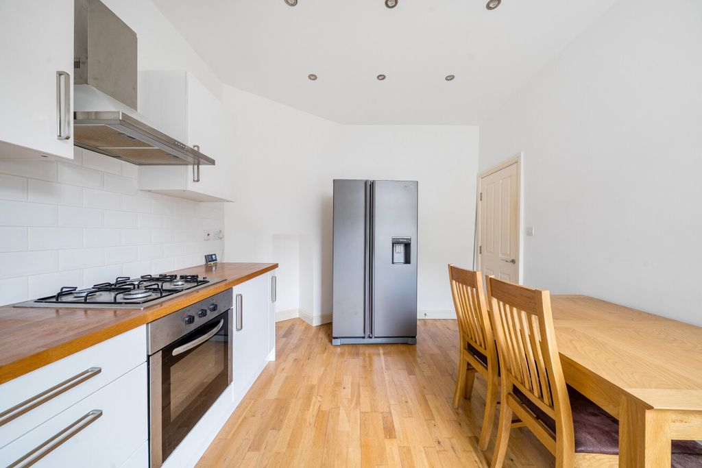 Property photo 2 of 13 1531147-12-6Accb9...