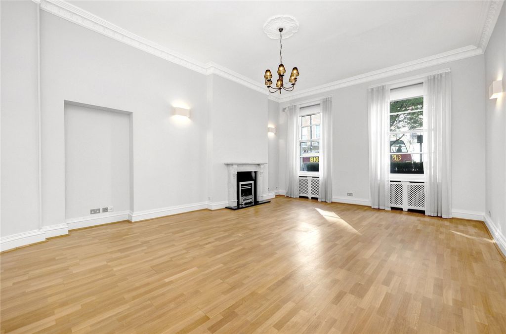 Property photo 2 of 35 F1 Reception