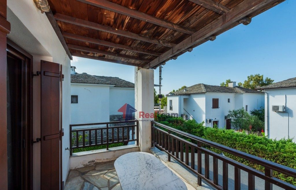 Property photo 1 of 25