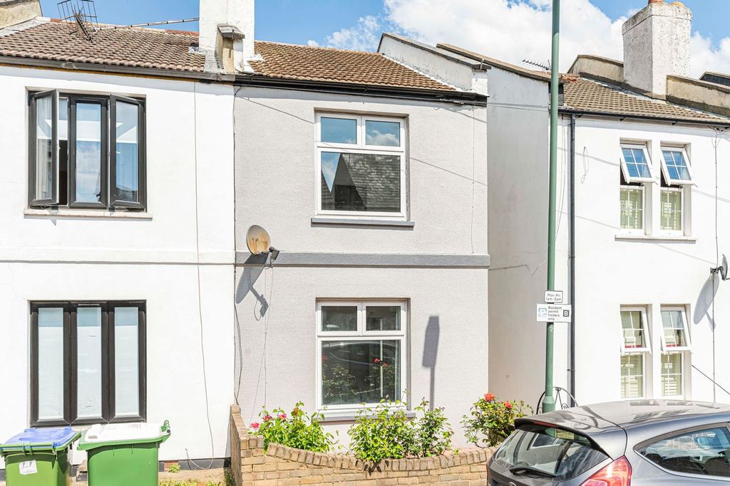 Property photo 1 of 10 External