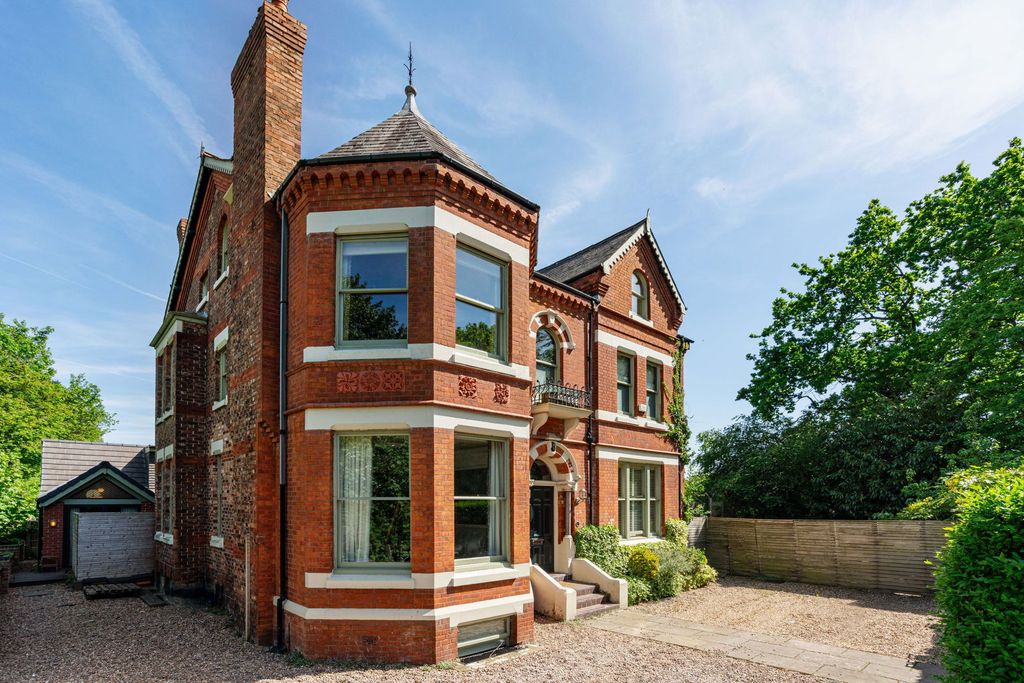 Property photo 2 of 54