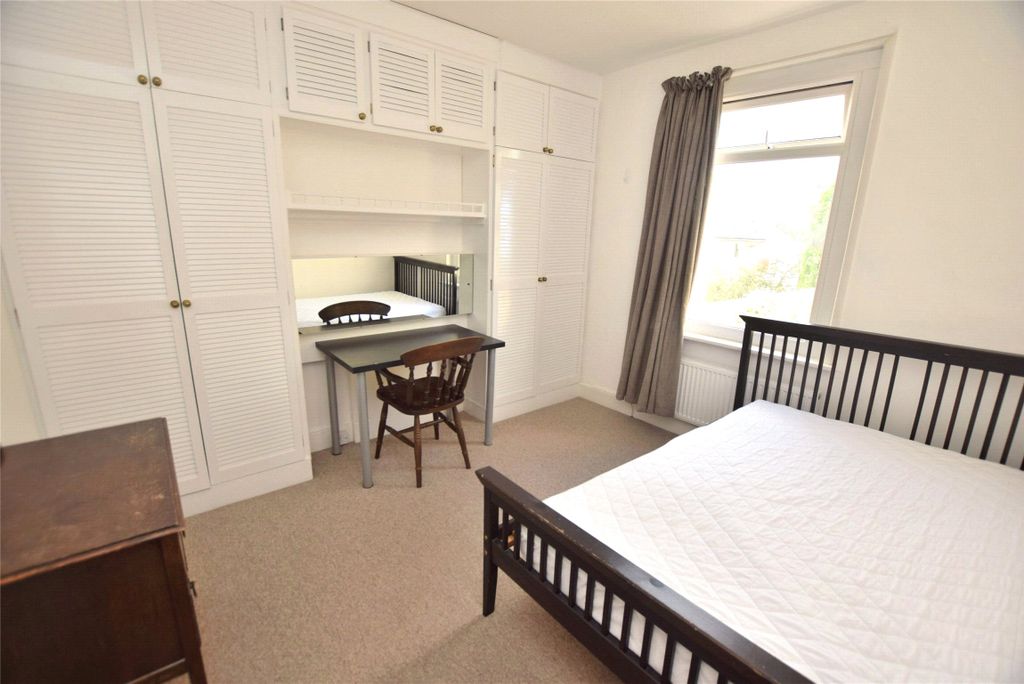 Property photo 1 of 9 Bedroom