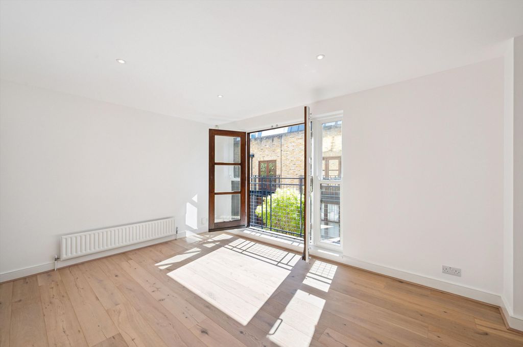 Property photo 3 of 16 Image