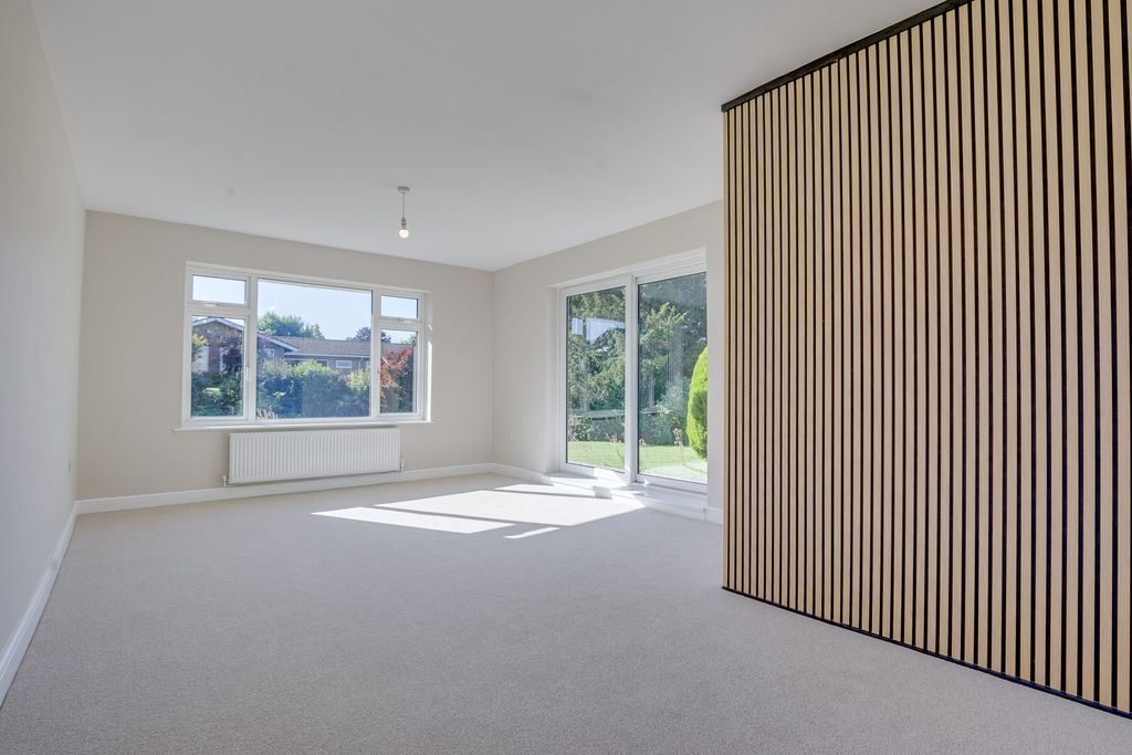 Property photo 3 of 31 Lounge 1.1