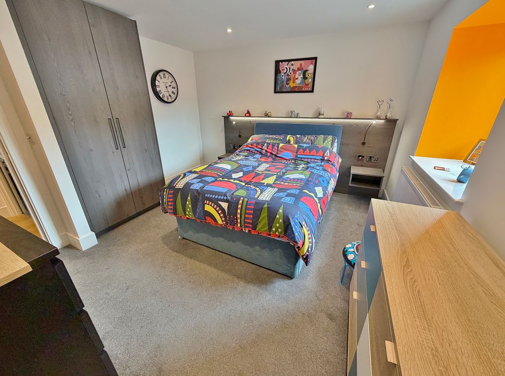 Additional image 6 of 2 bed flat for saleWykeham Place, Fareham PO16