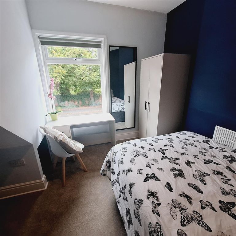 Property photo 3 of 10 Room 5 (2) (A).Jpg