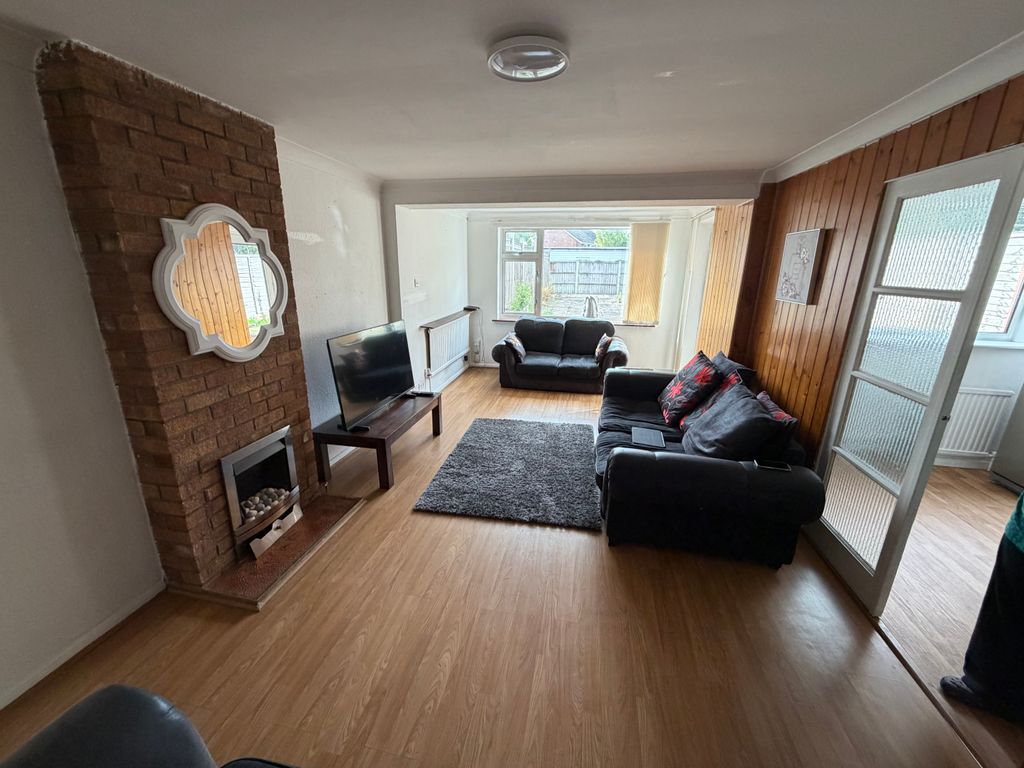 Property photo 3 of 25