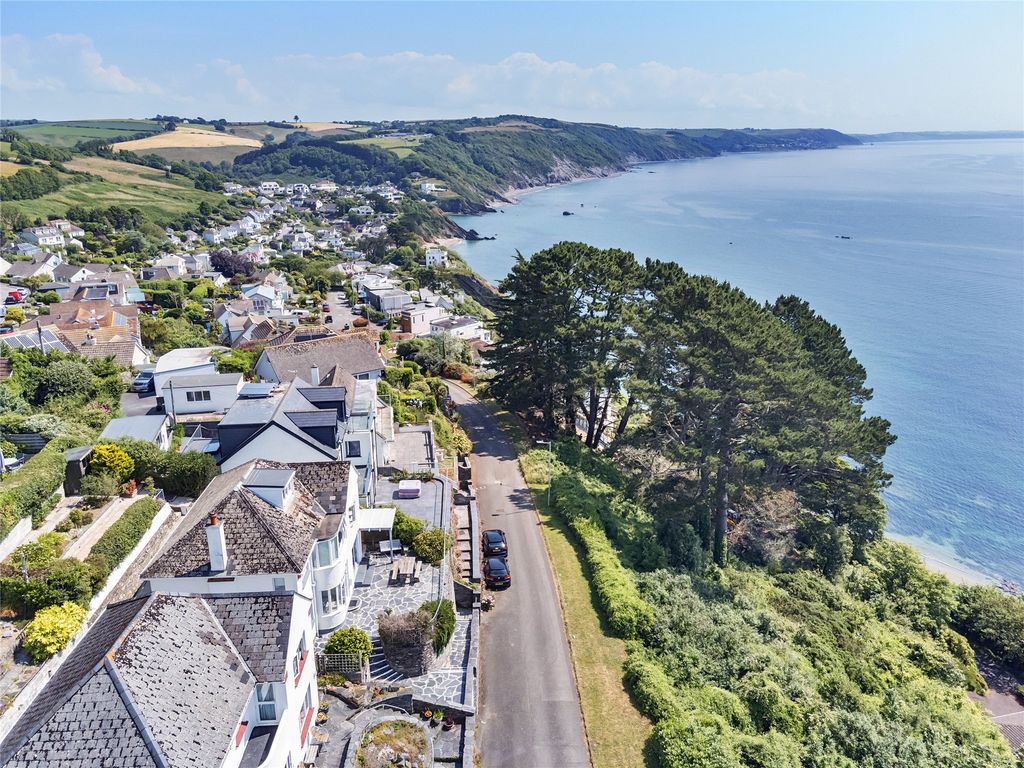 Property photo 1 of 21 Drone Bay View Road